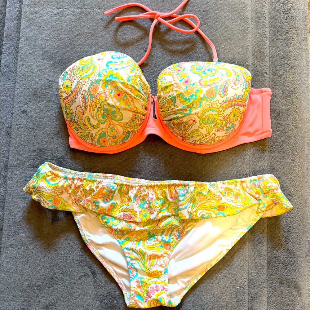 Victoria’s Secret bikini 34D
